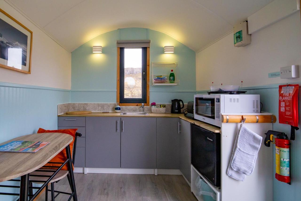 Inchnadamph Explorers Lodge ภายนอก รูปภาพ