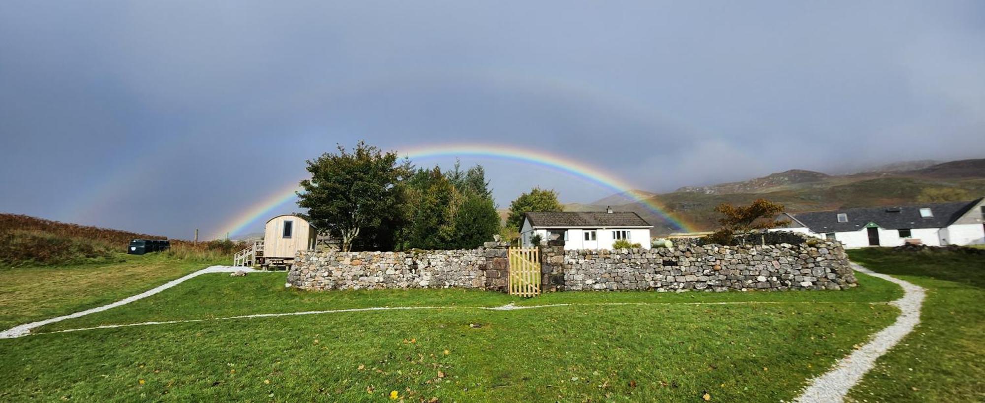 Inchnadamph Explorers Lodge ภายนอก รูปภาพ