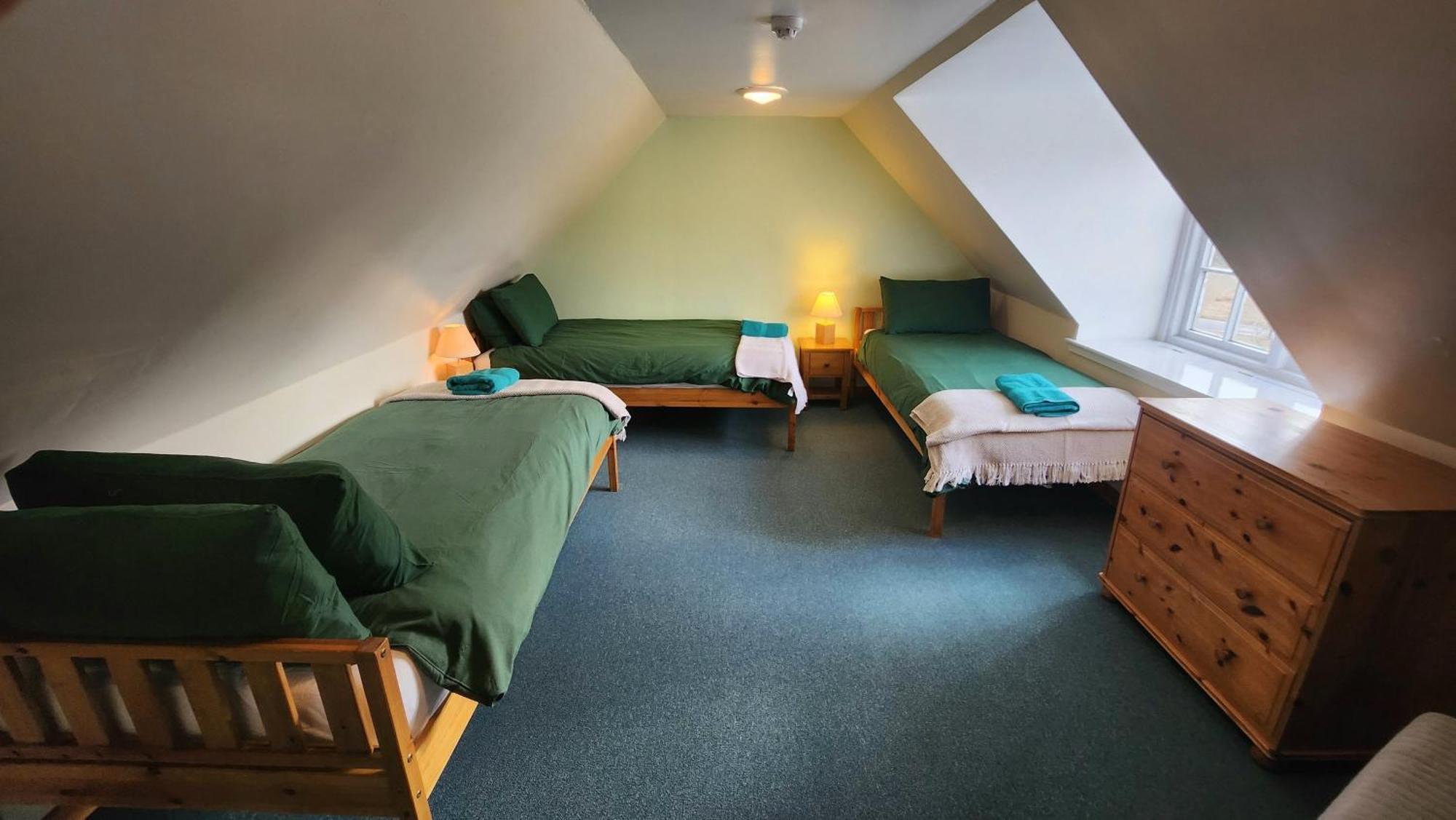 Inchnadamph Explorers Lodge ภายนอก รูปภาพ