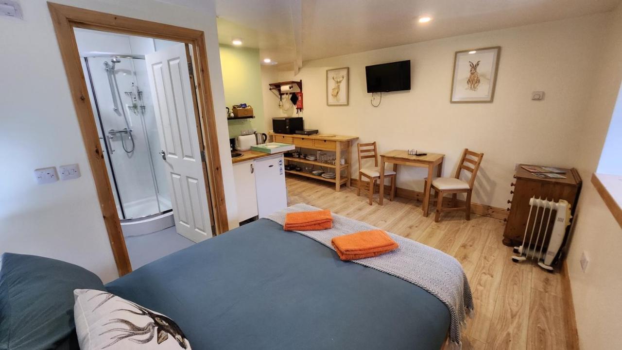 Inchnadamph Explorers Lodge ภายนอก รูปภาพ