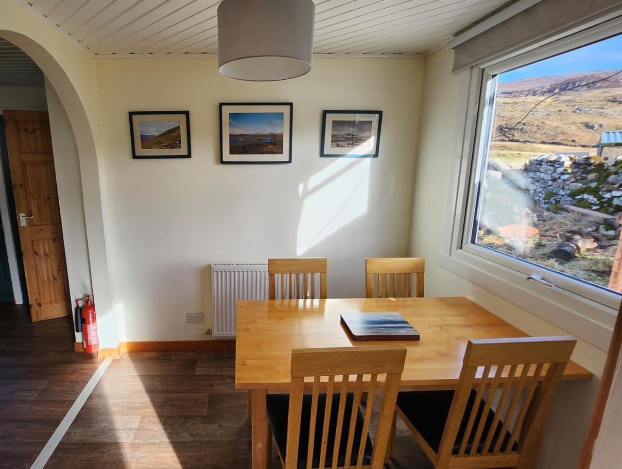 Inchnadamph Explorers Lodge ภายนอก รูปภาพ