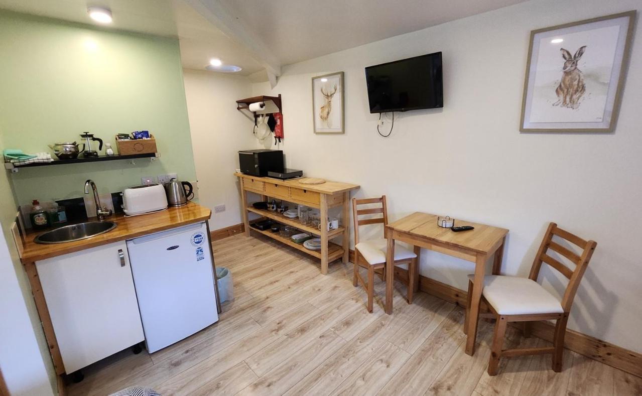 Inchnadamph Explorers Lodge ภายนอก รูปภาพ