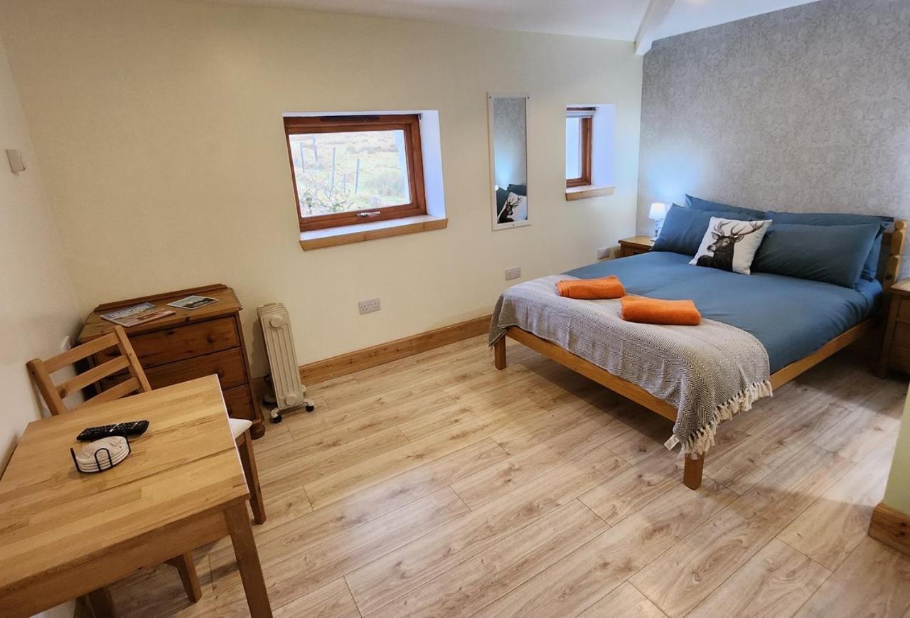 Inchnadamph Explorers Lodge ภายนอก รูปภาพ