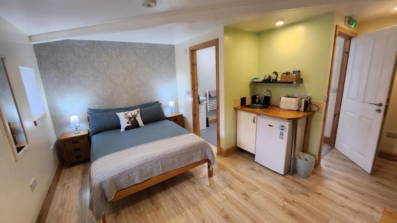 Inchnadamph Explorers Lodge ภายนอก รูปภาพ